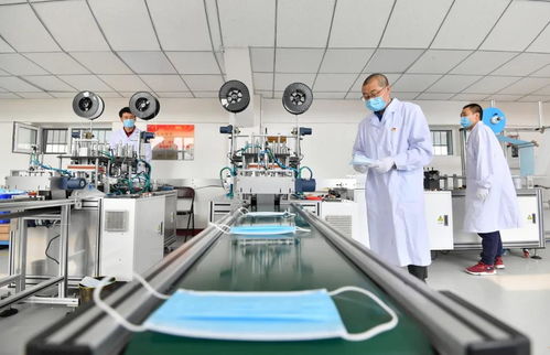 一機集團(tuán)加班加點趕制防護(hù)口罩 助力當(dāng)?shù)貛熒鷱?fù)學(xué)復(fù)課